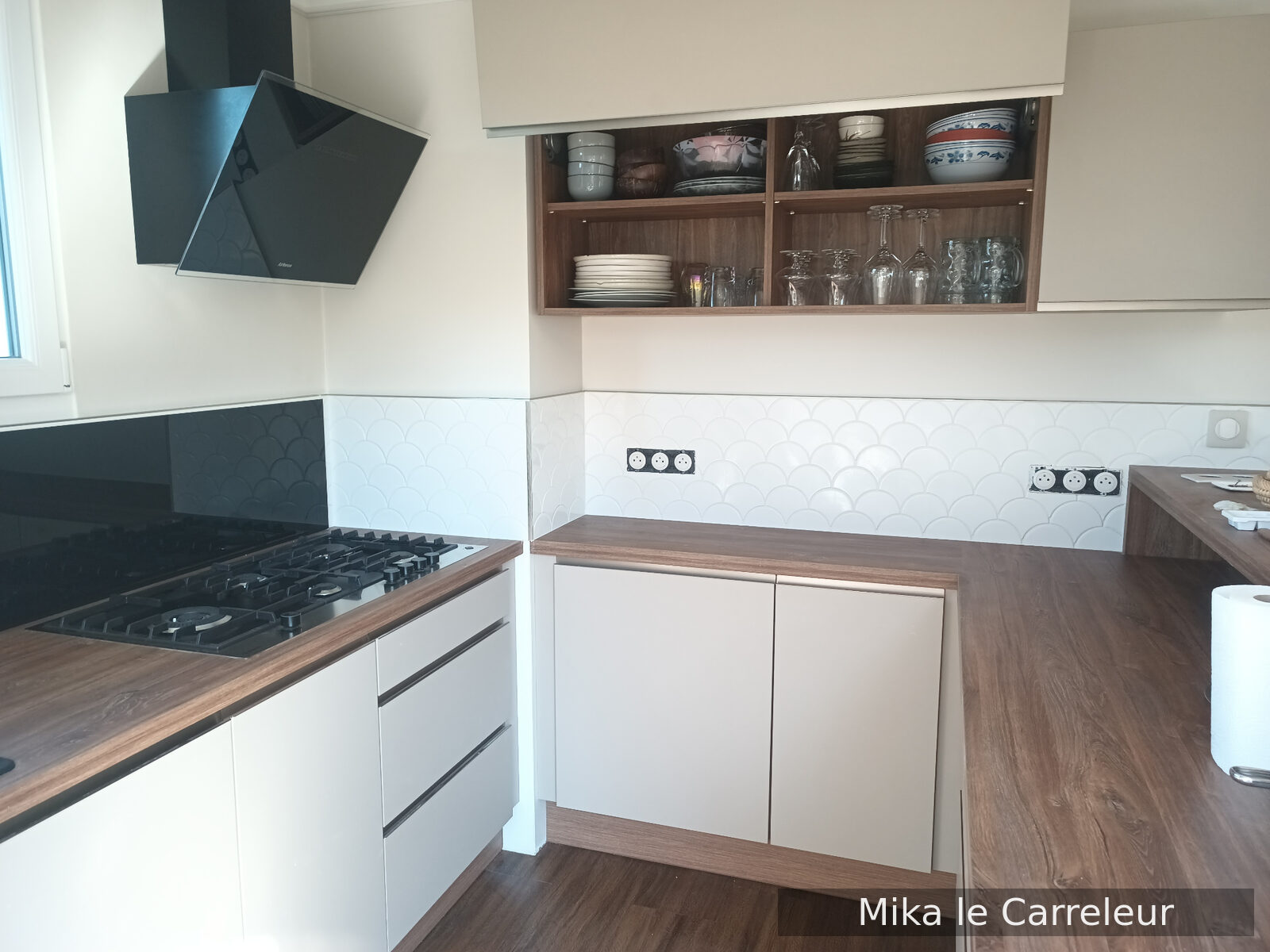 Pose de carrelage — cuisine : Crédence cuisine écailles à Haute-Marne